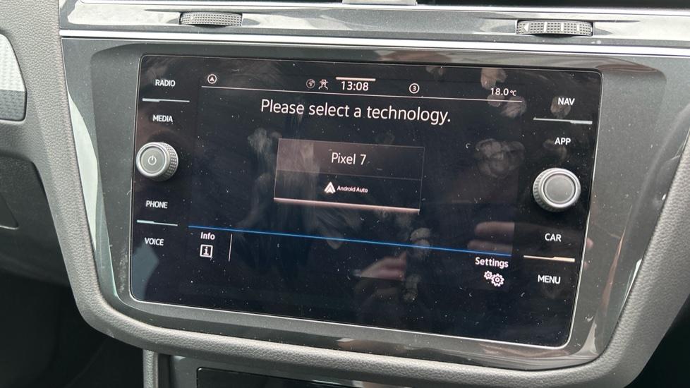 Apple Car Play & Android Auto