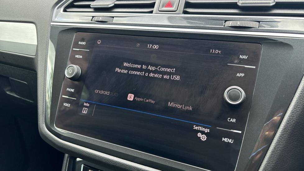 Apple Car Play & Android Auto