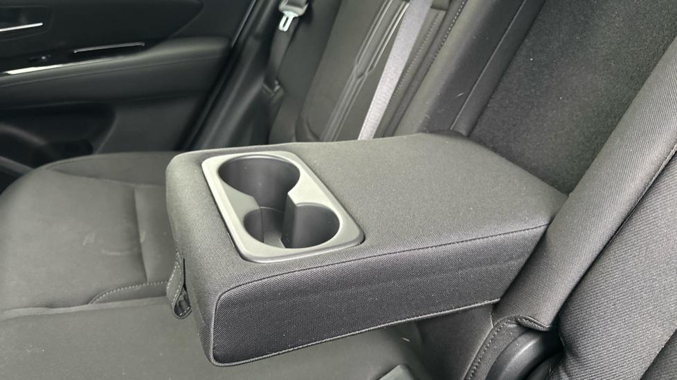 Rear Armrest/ Cup Holder