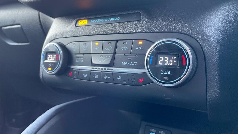 Dual Zone Climate Control 