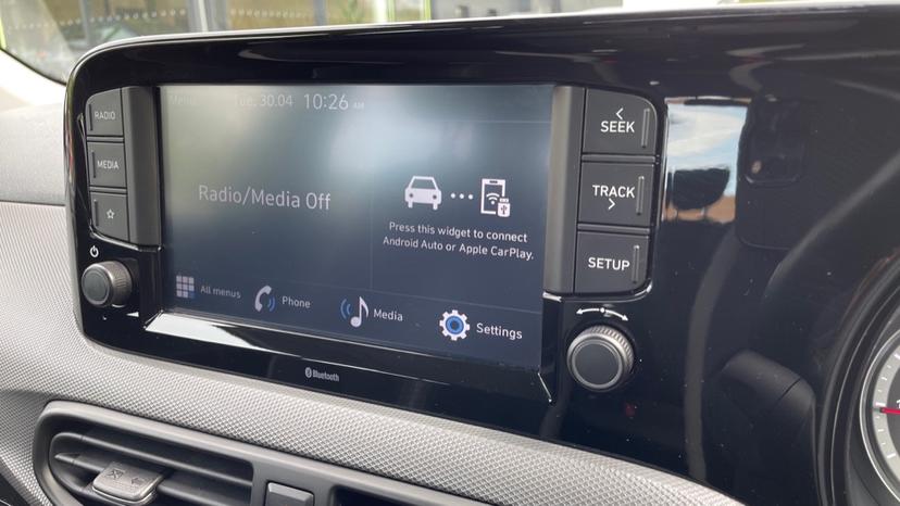 Apple Car Play & Android Auto