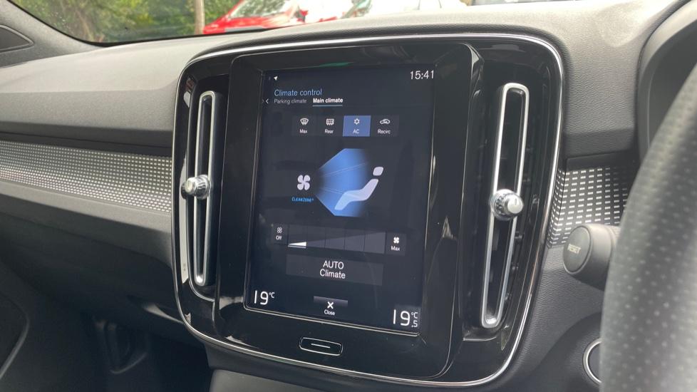 Dual Zone Climate Control 