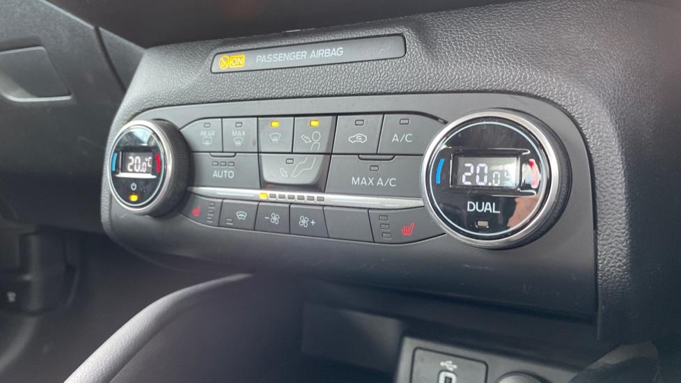 Dual Zone Climate Control 