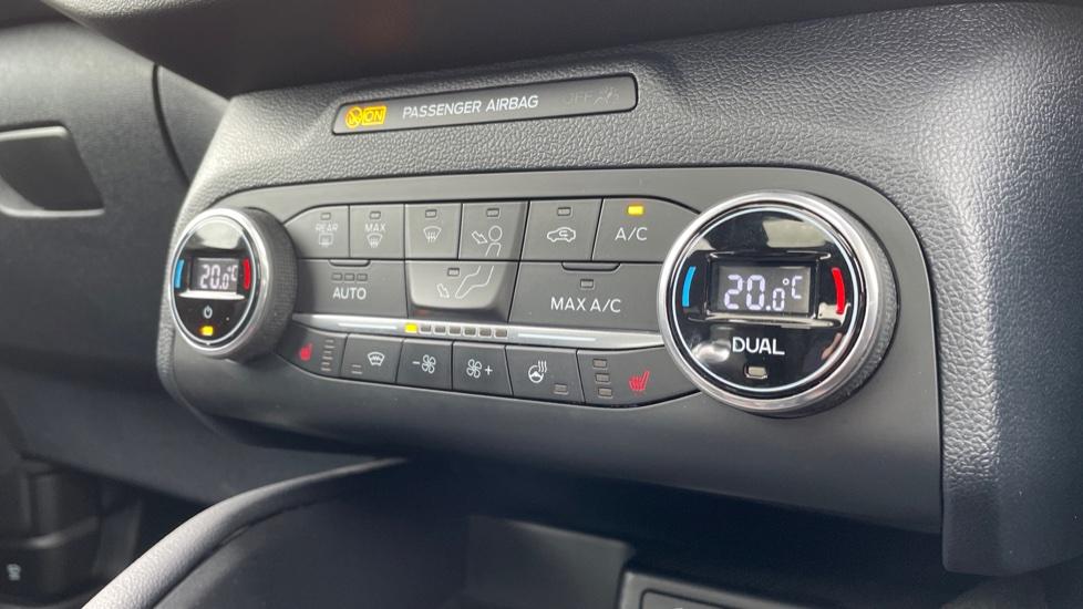 Dual Zone Climate Control 