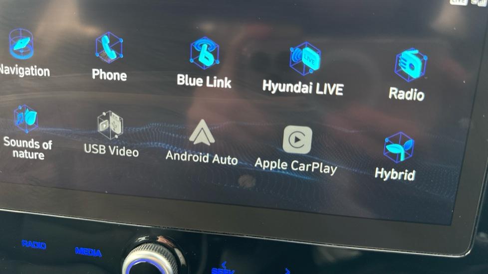 Apple Car Play & Android Auto