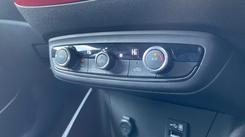 Dual Zone Climate Control 