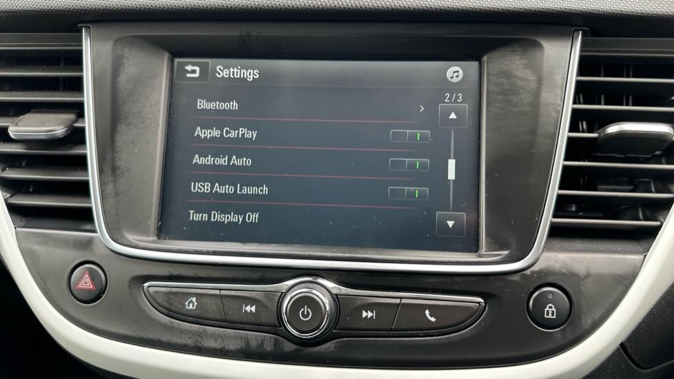 Apple Car Play & Android Auto