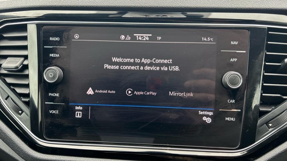 Apple Car Play & Android Auto