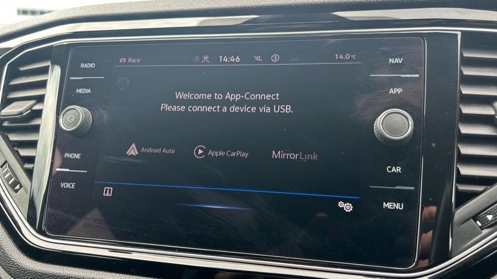 Apple Car Play & Android Auto