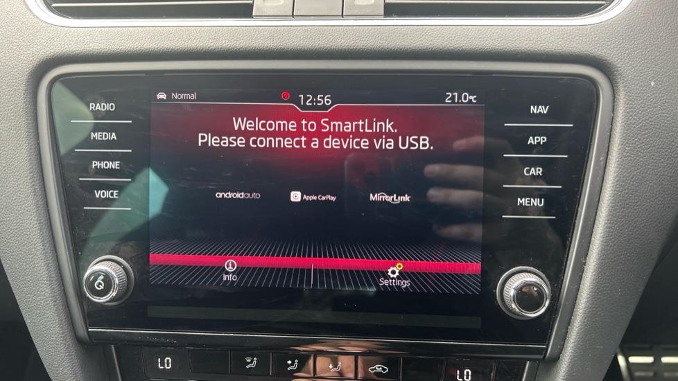 Apple Car Play & Android Auto