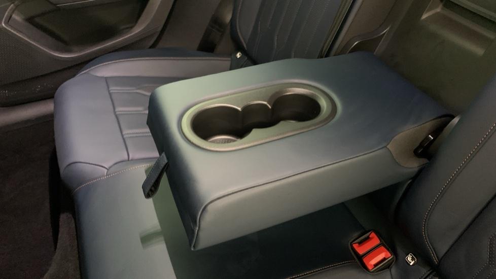 Rear Armrest/ Cup Holder