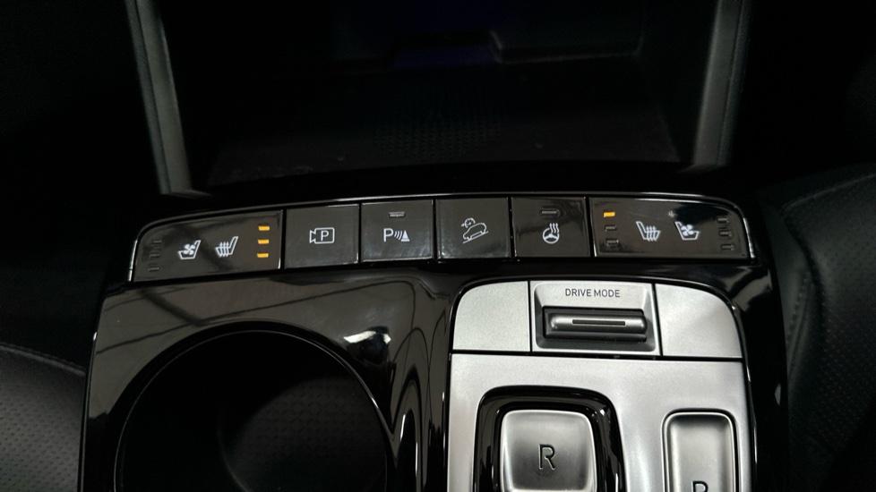 Heated Steering Wheel/Heated Seats/cooled seats