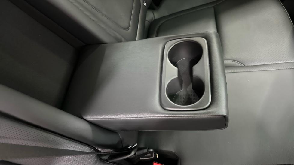 Rear Armrest/ Cup Holder