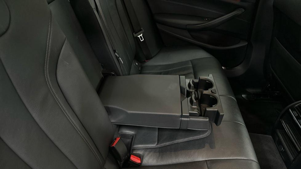 Rear Armrest/ Cup Holder