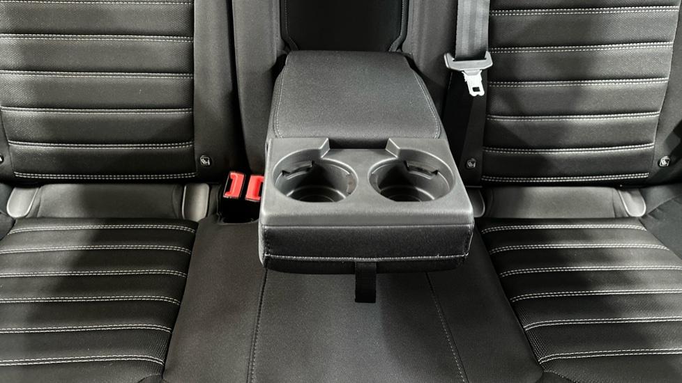 Rear Armrest/ Cup Holder