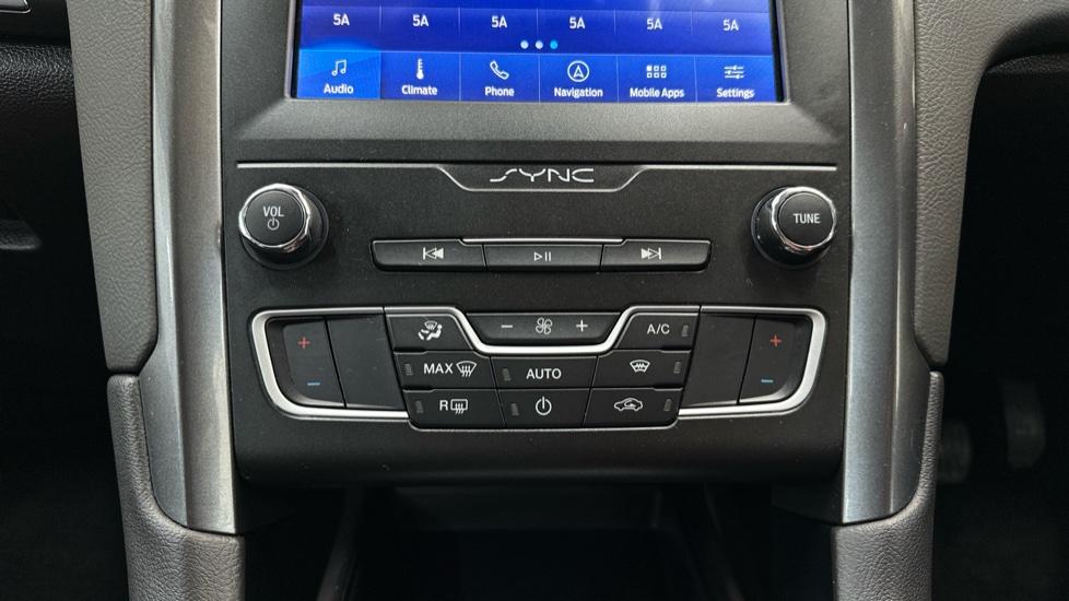 Air Conditioning /Dual Climate Control 