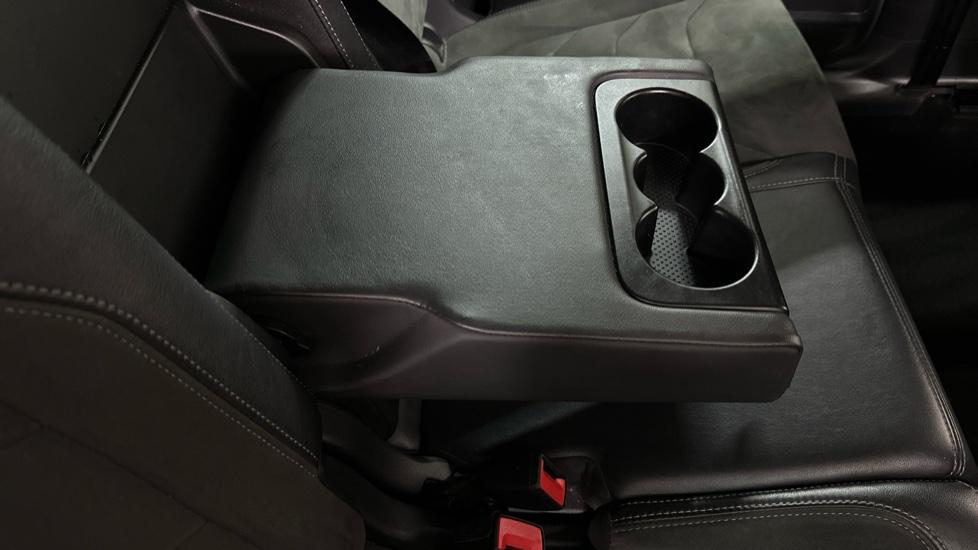 Rear Armrest/ Cup Holder