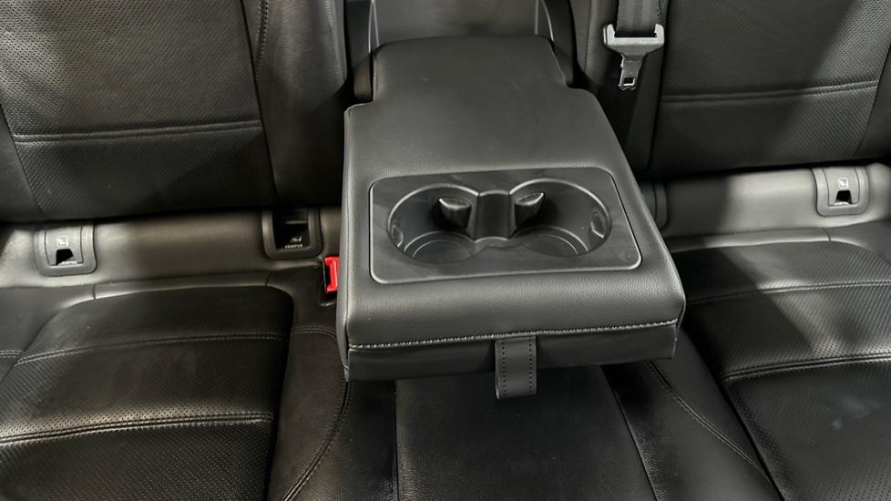 Rear Armrest/ Cup Holder