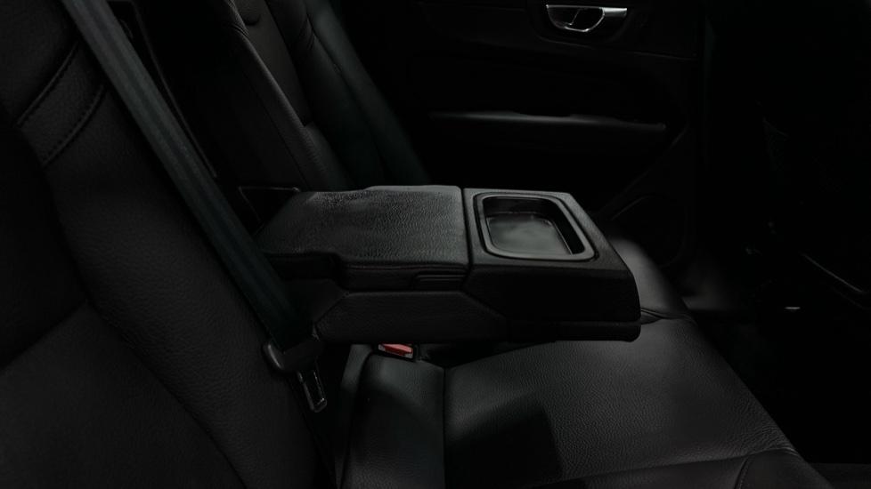 Rear Armrest/ Cup Holder