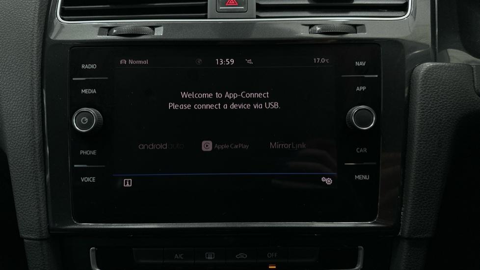 Apple Car Play & Android Auto