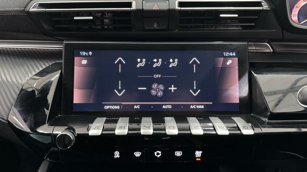 Dual Climate Control / Air Conditioning 