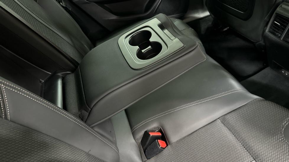 Rear Armrest/ Cup Holder