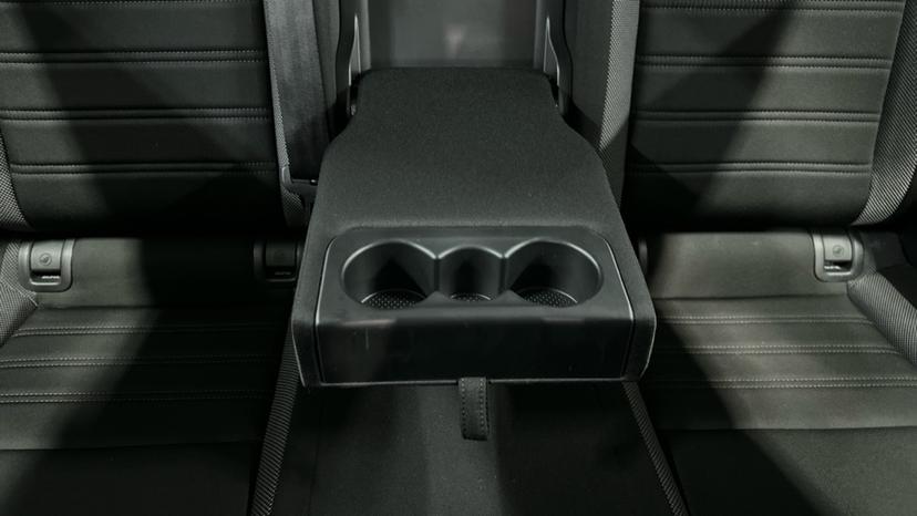 Rear Armrest/ Cup Holder