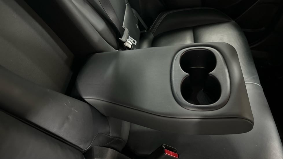 Rear Armrest/ Cup Holder