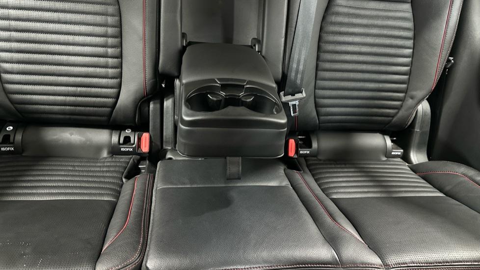 Rear Armrest/ Cup Holder