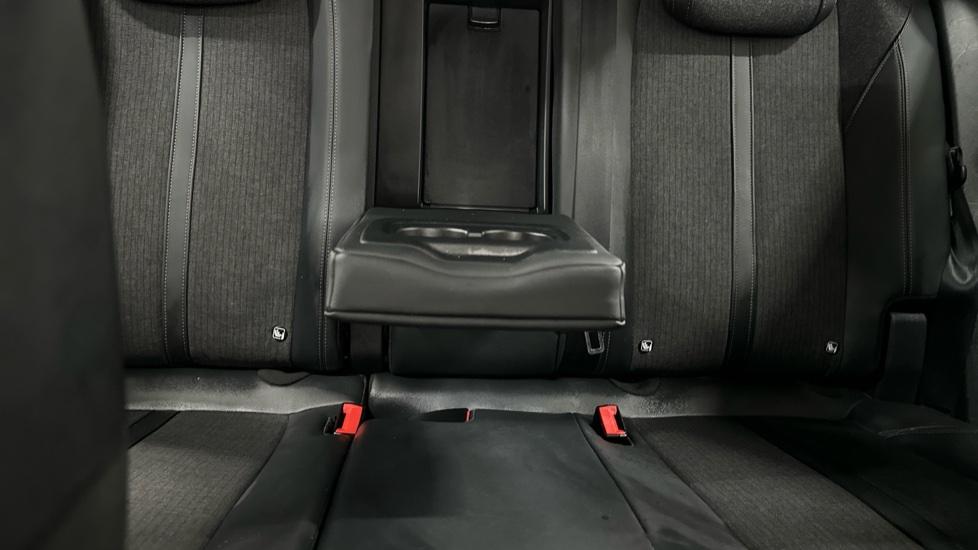 Rear Armrest/ Cup Holder