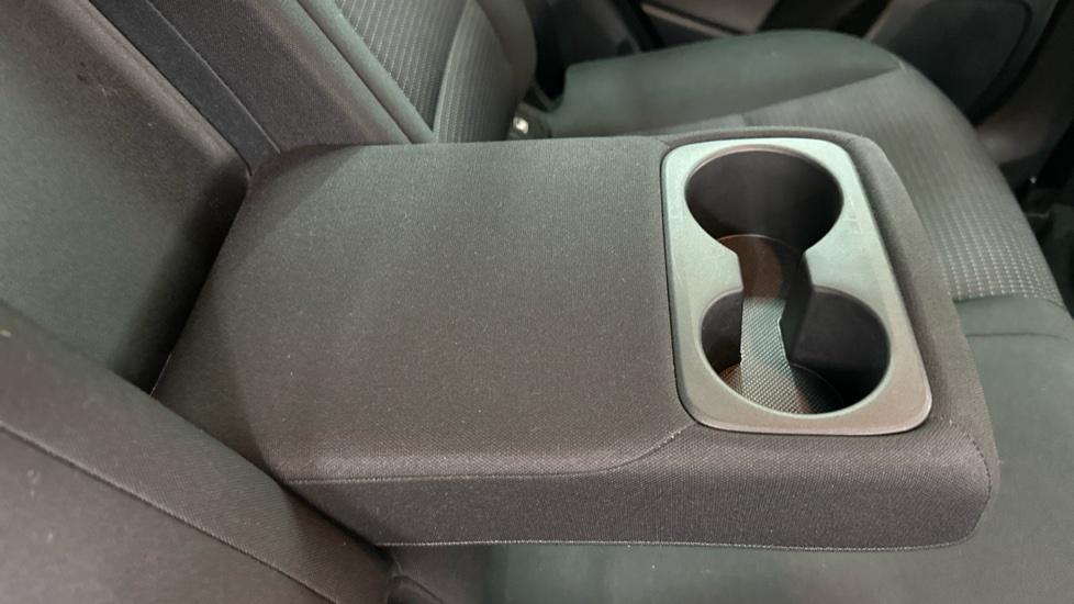 Rear Armrest/ Cup Holder