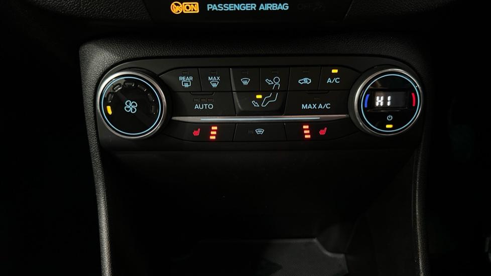 Air Conditioning /Heated Seats 