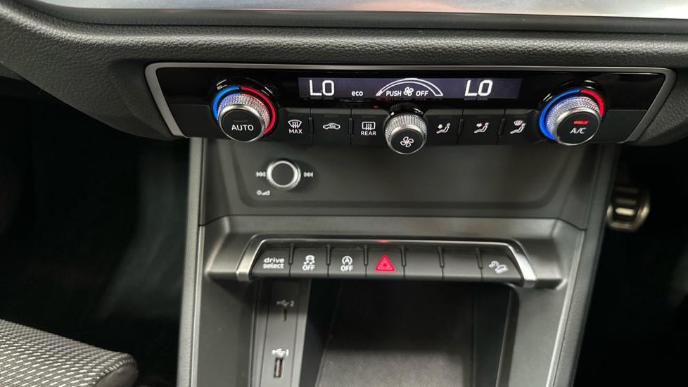 Air Conditioning /Dual Climate Control/Auto Stop Start 