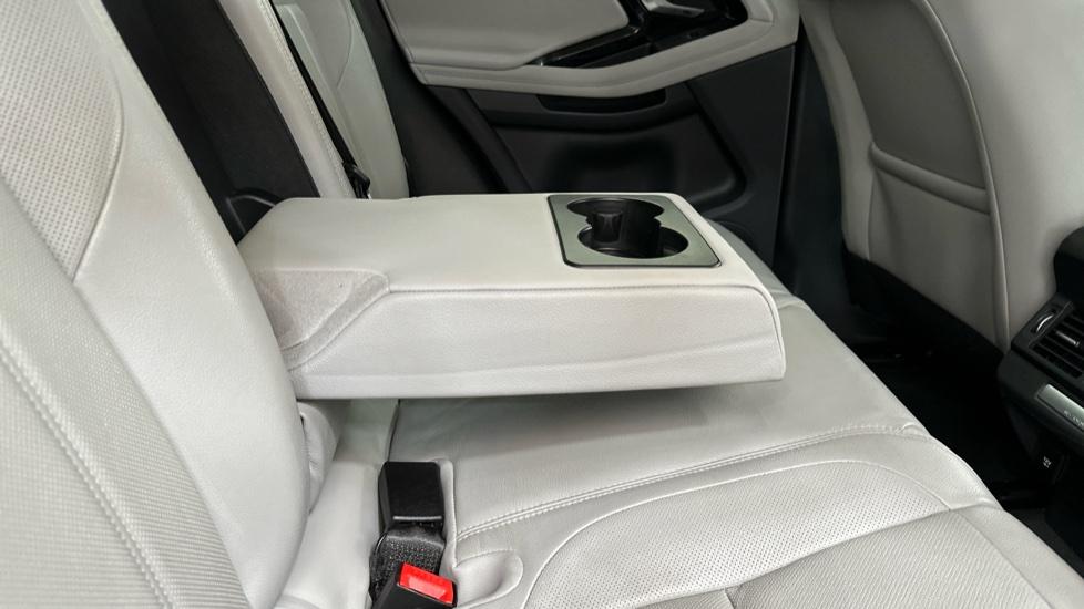 Rear Armrest/ Cup Holder