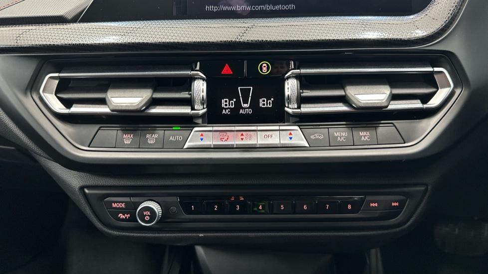 Dual Climate Control / Air Conditioning 