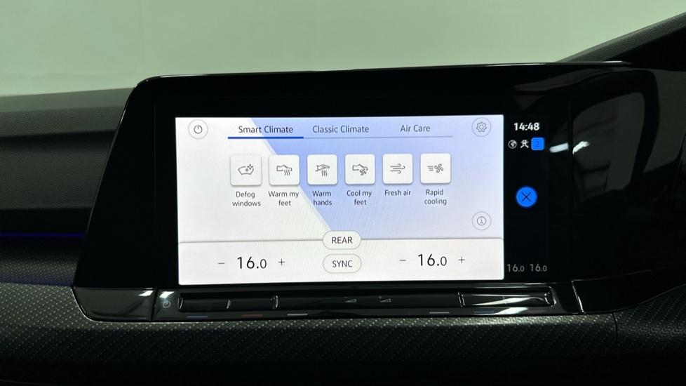 Dual Climate Control / Air Conditioning 