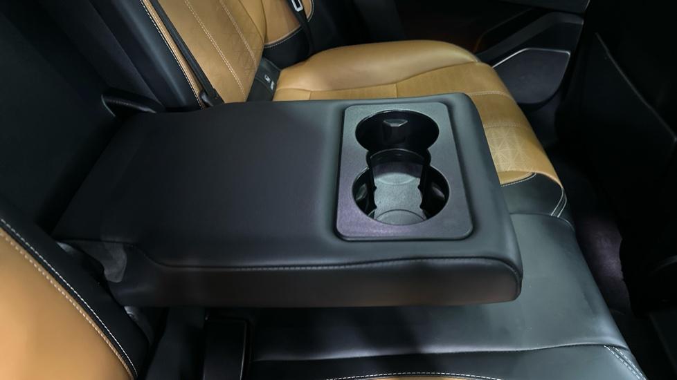 Rear Armrest/ Cup Holder