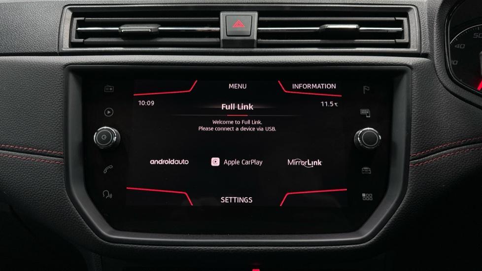 Apple Car Play & Android Auto