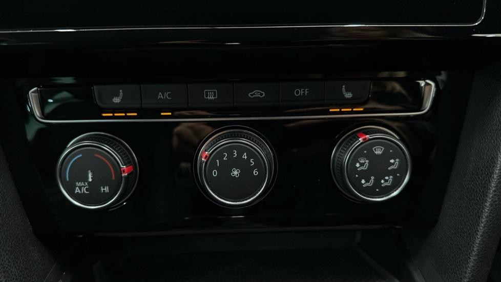 Air Conditioning /Heated Seats 