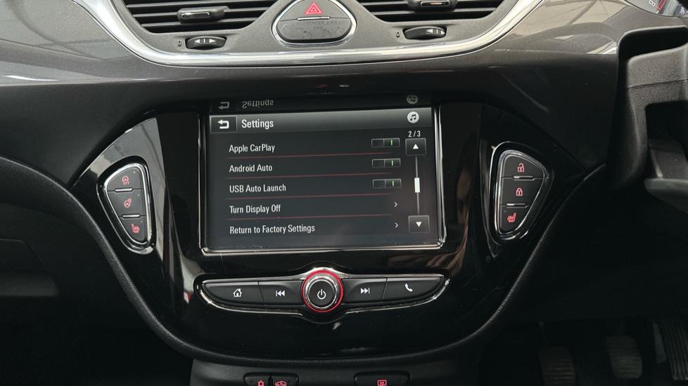 Apple Car Play & Android Auto