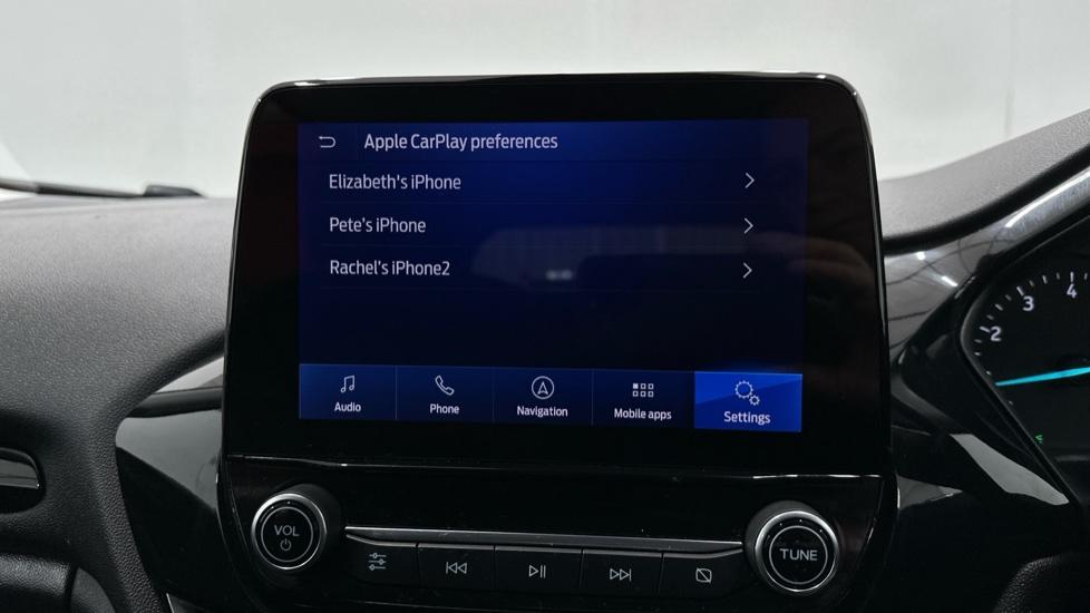 Apple Car Play & Android Auto