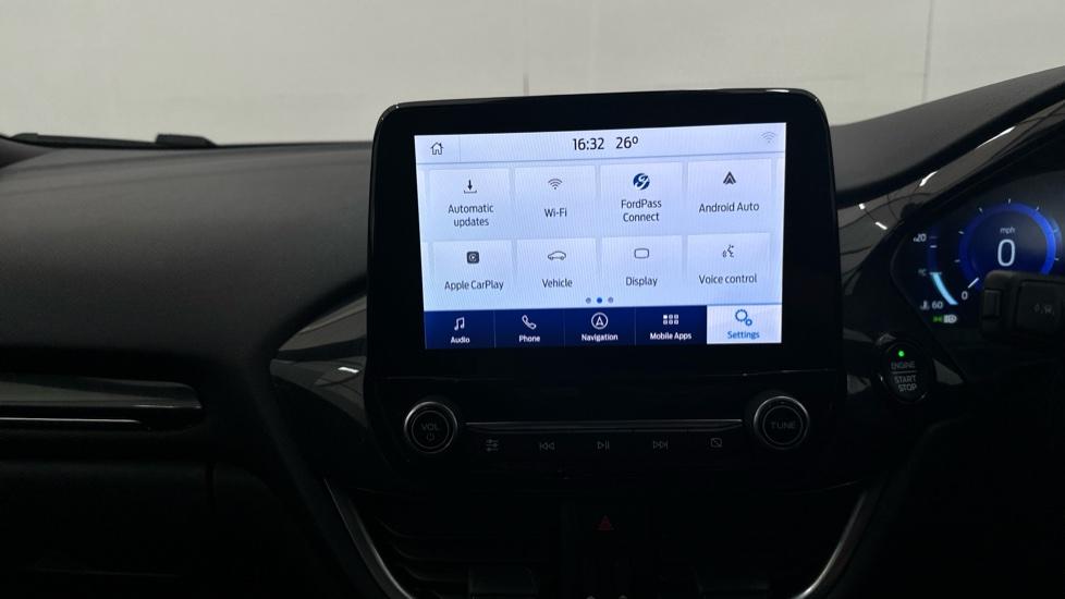 Apple Car Play & Android Auto