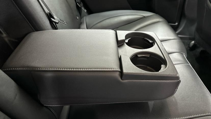 Rear Armrest/ Cup Holder