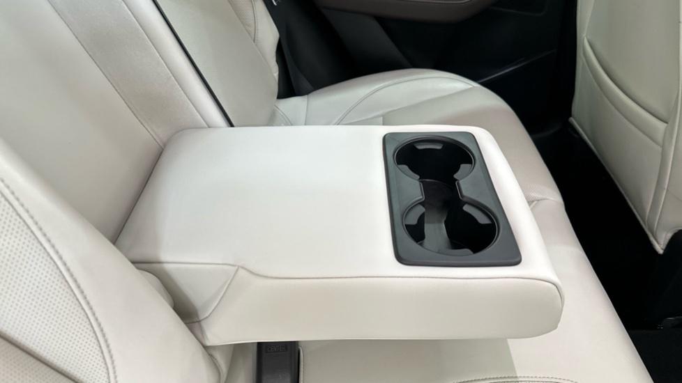 Rear Armrest/ Cup Holder