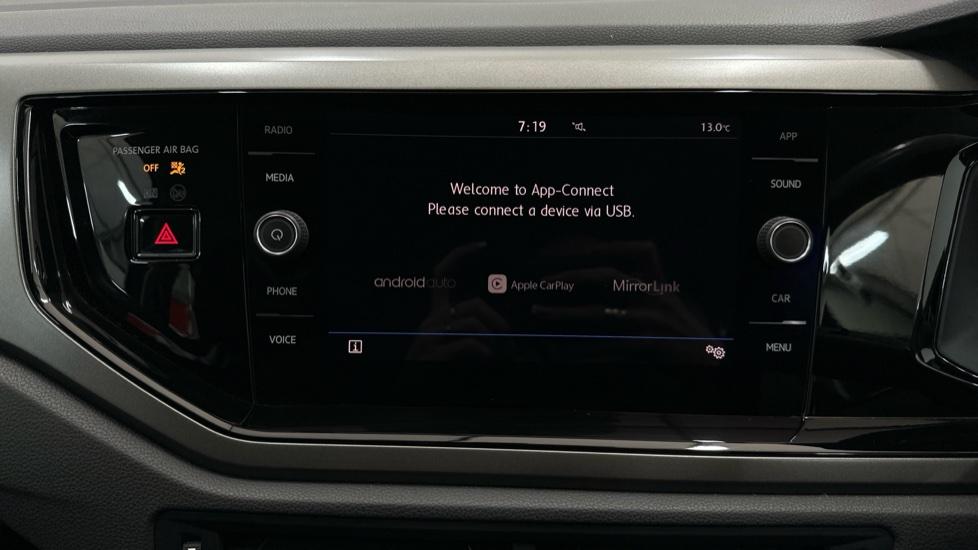 Apple Car Play & Android Auto