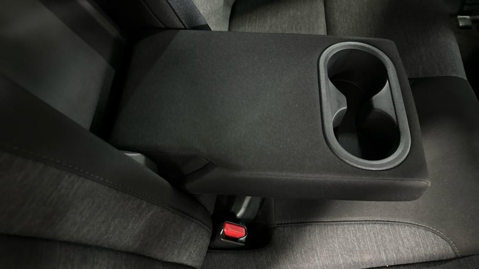 Rear Armrest/ Cup Holder