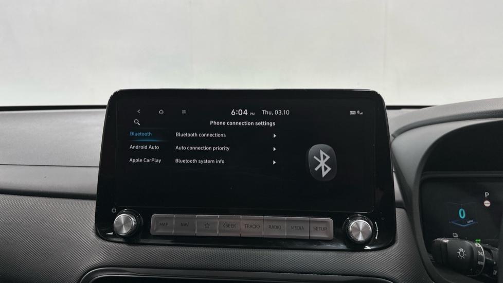 Bluetooth / Apple CarPlay / Android Auto 