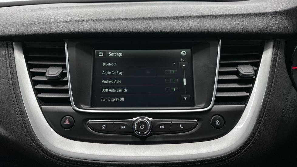 Apple Car Play & Android Auto