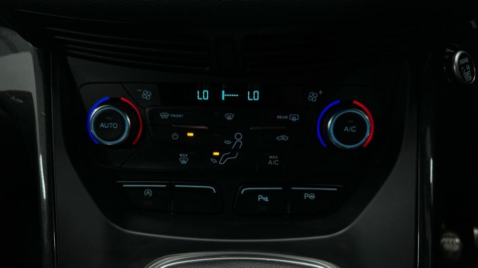 Air Conditioning /Dual Climate Control 