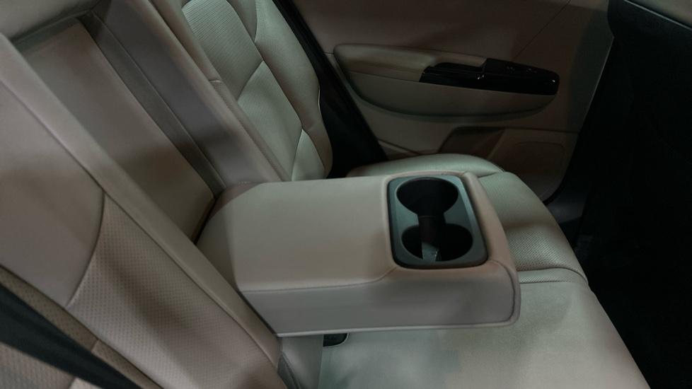 Rear Armrest/ Cup Holder